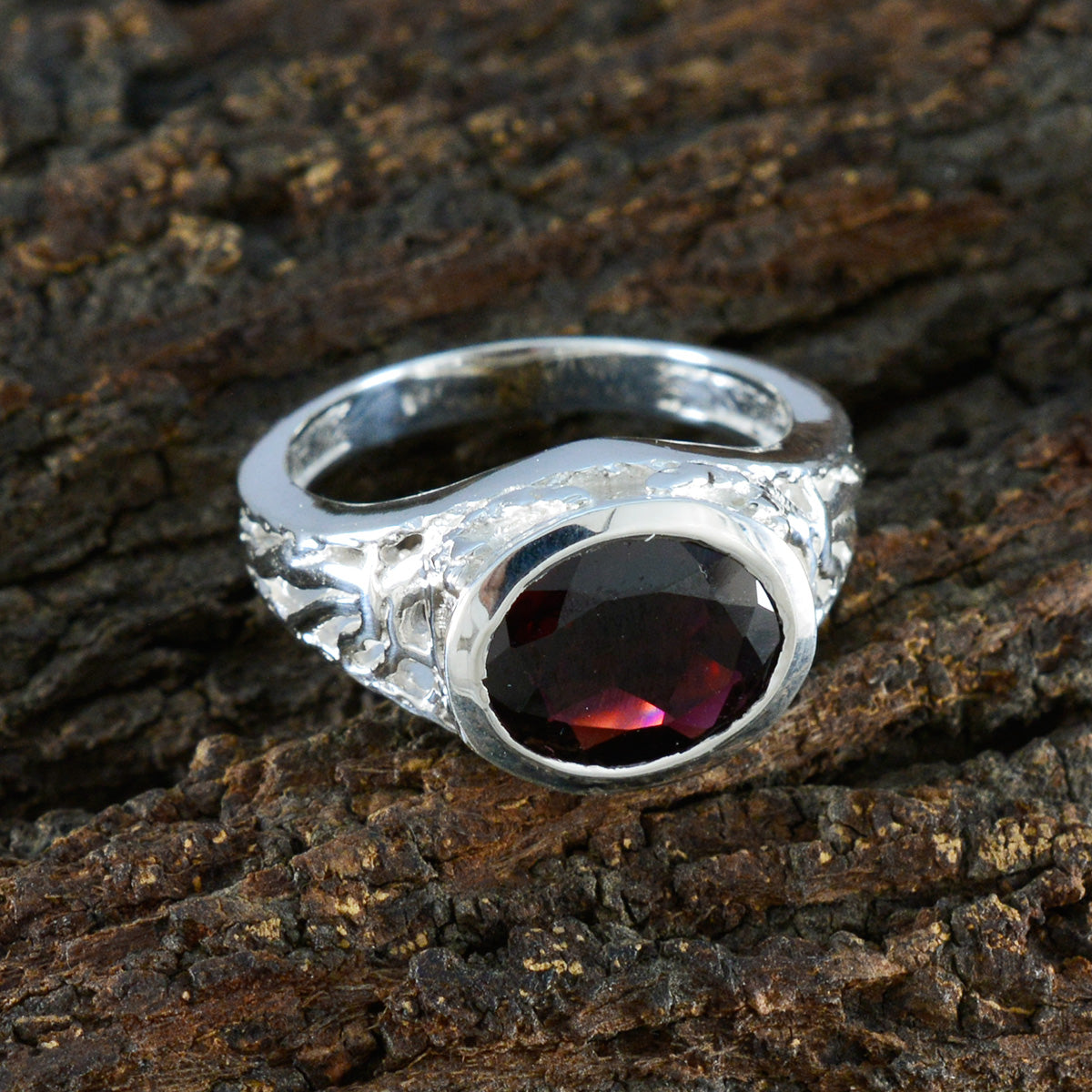 Garnet Solitaire Russian Sterling Silver Red Gems Mid weight Sophisticated Ring Jewelry