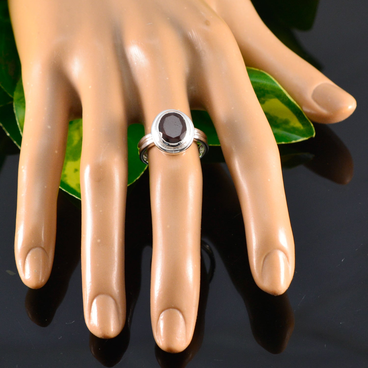 Granat Solitär Afrikanischer Sterling Silber Rote Edelsteine Klassischer Luxuriöser Ring Schmuck