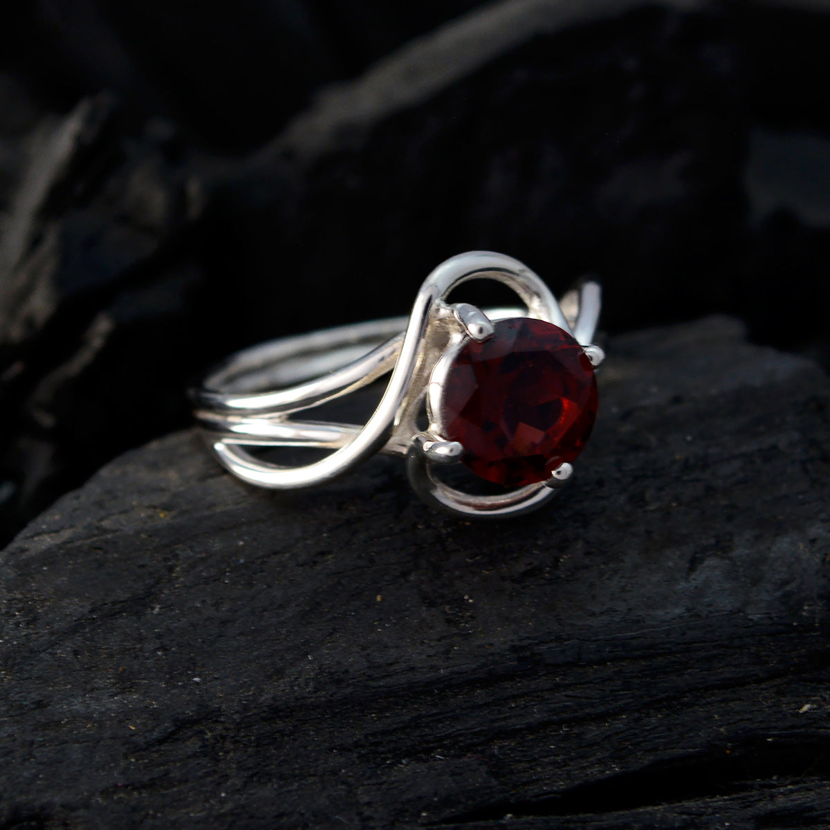 Granat Solitär Japanisches Sterling Silber Rote Edelsteine Zarter Luxuriöser Ring Schmuck