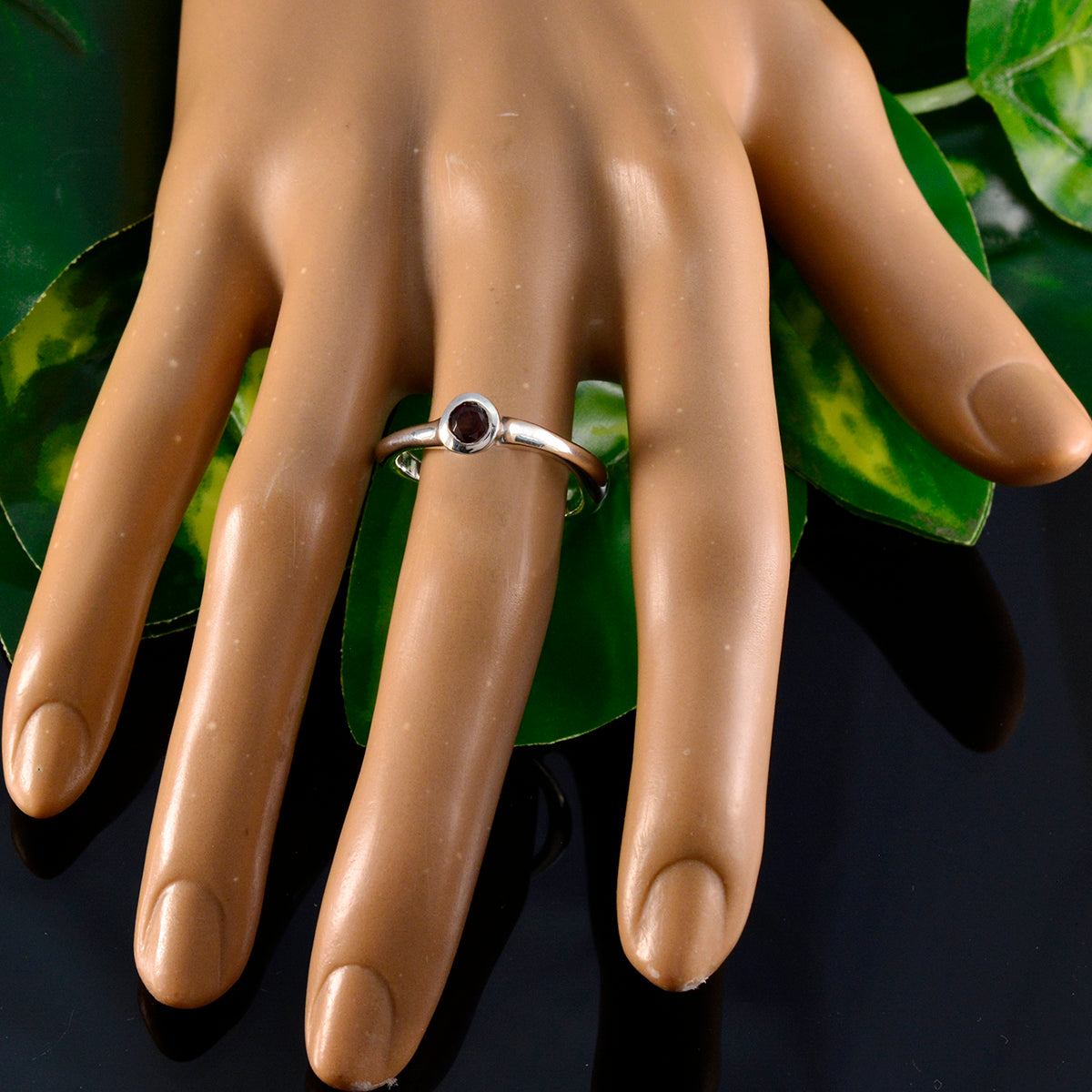 Garnet Solitaire French 925 Sterling Silver Red Gemstones Featherlight Sophisticated Ring Jewelry