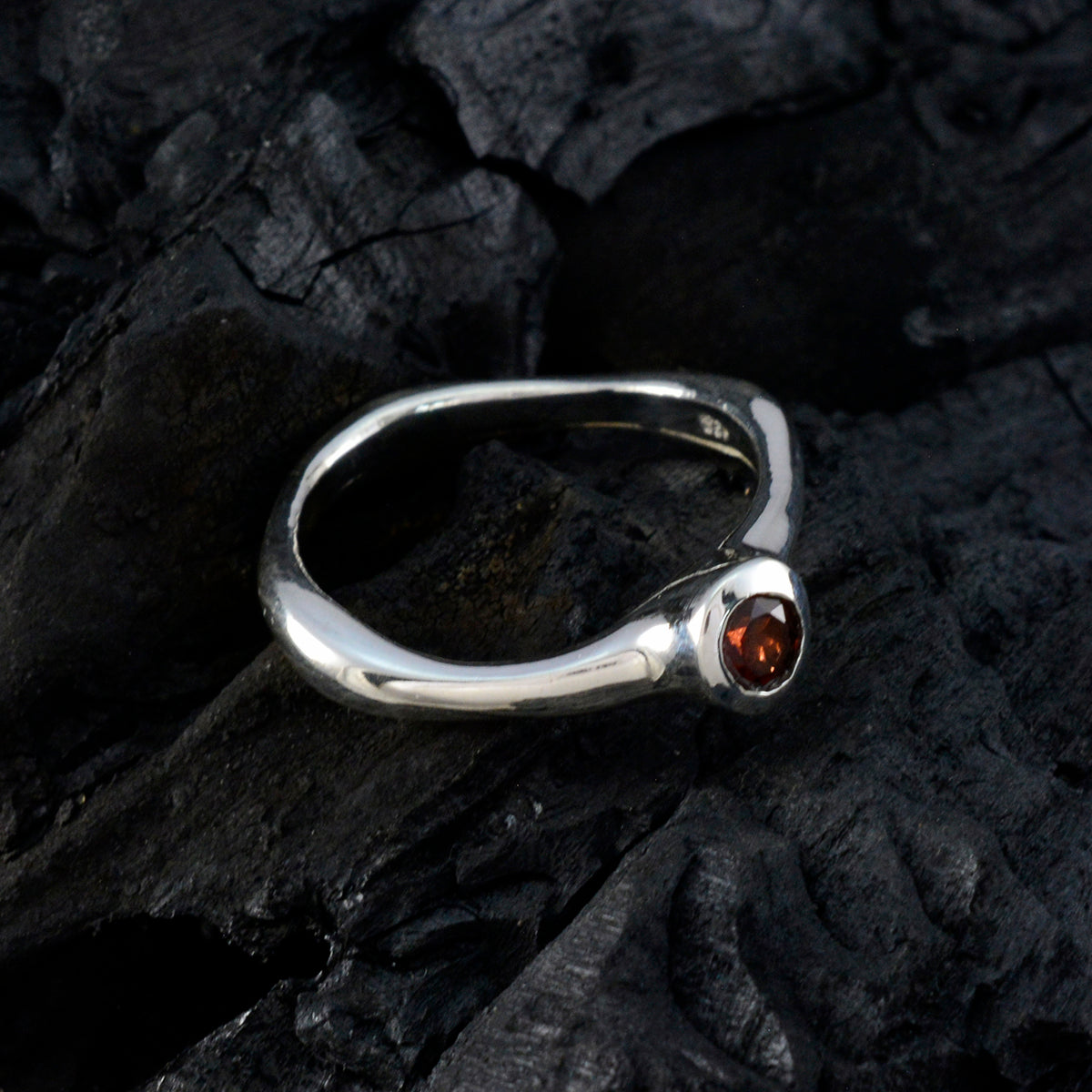 Garnet Solitaire French 925 Sterling Silver Red Gemstones Featherlight Sophisticated Ring Jewelry