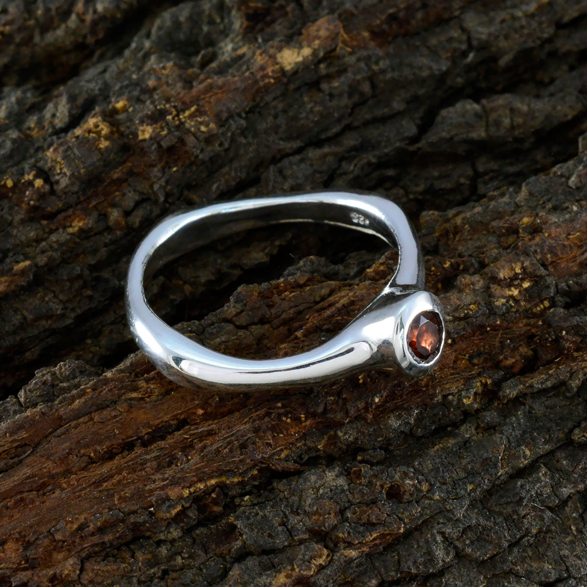Garnet Solitaire French 925 Sterling Silver Red Gemstones Featherlight Sophisticated Ring Jewelry