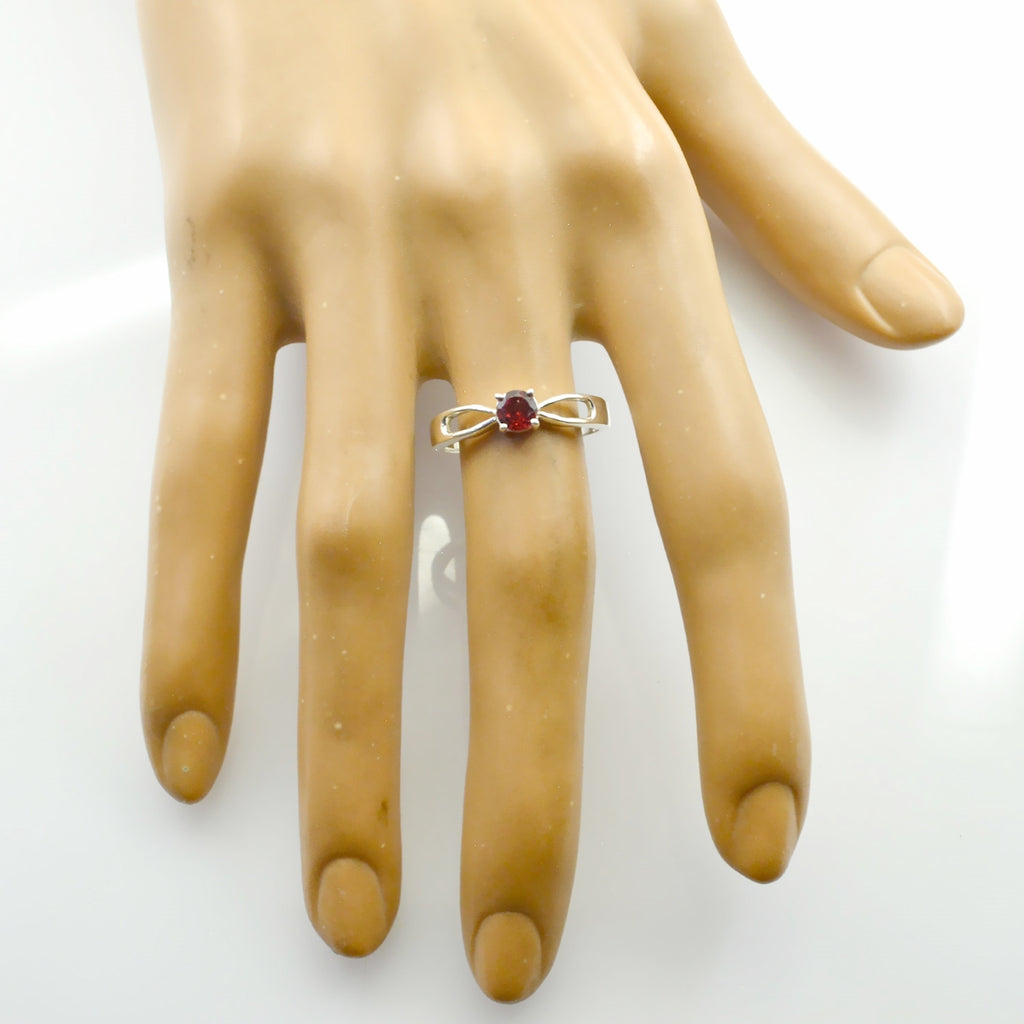 Garnet Solitaire Japanese Sterling Silver Red Gemstone Delicate Romantic Ring Jewellery