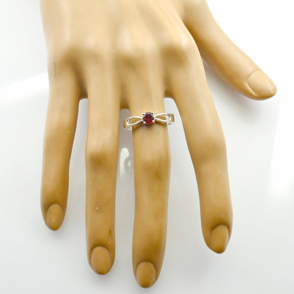 Garnet Solitaire Japanese Sterling Silver Red Gemstone Delicate Romantic Ring Jewellery