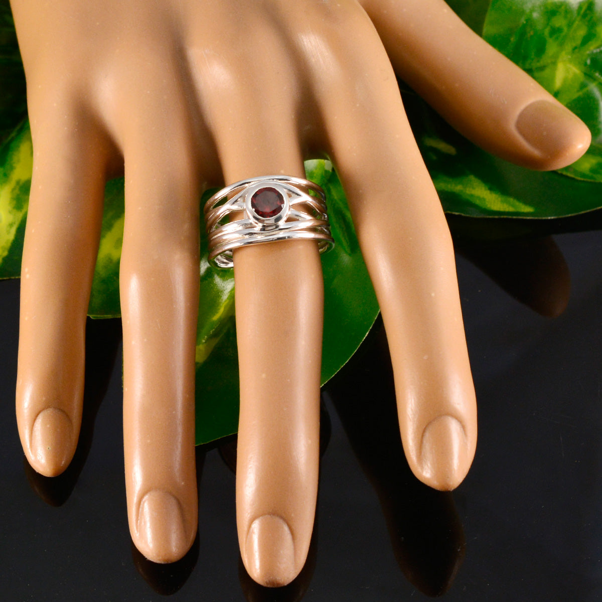 Garnet Solitaire Australian Silver Red Gems Eye catching Rope Wire Band Jewelry