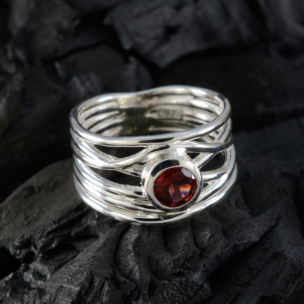 Garnet Solitaire Australian Silver Red Gems Eye catching Rope Wire Band Jewelry