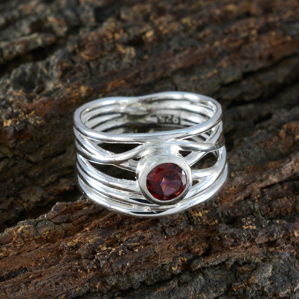 Garnet Solitaire Australian Silver Red Gems Eye catching Rope Wire Band Jewelry