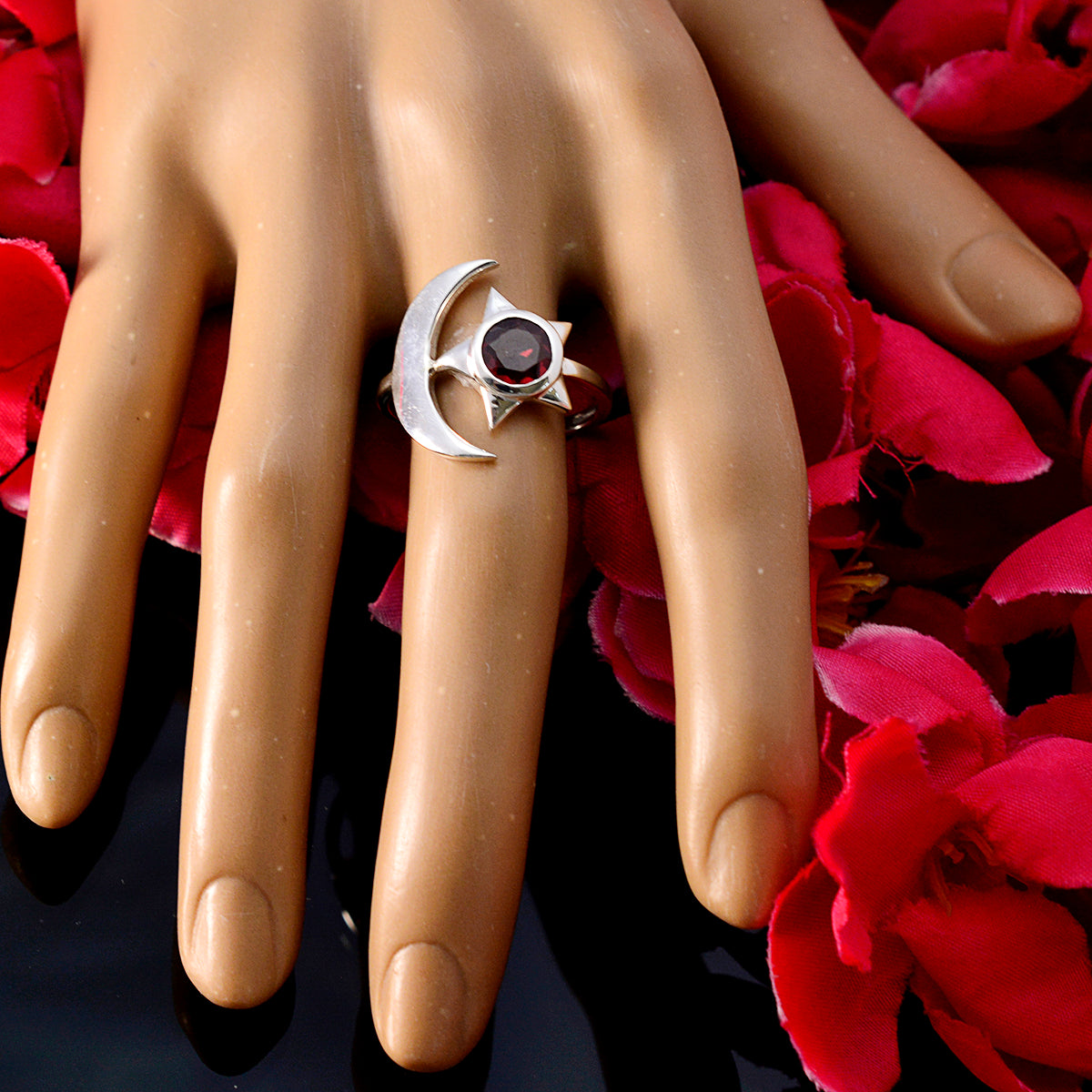 Garnet Solitaire Indian Silver Red Gemstone Featherlight Moon & Star Ring Jewellery