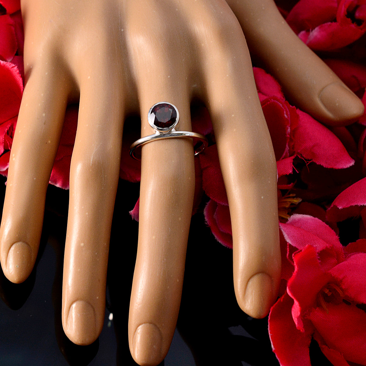 Garnet Solitaire American 92.5 Silver Red Gemstone Delicate Sophisticated Ring Jewelry