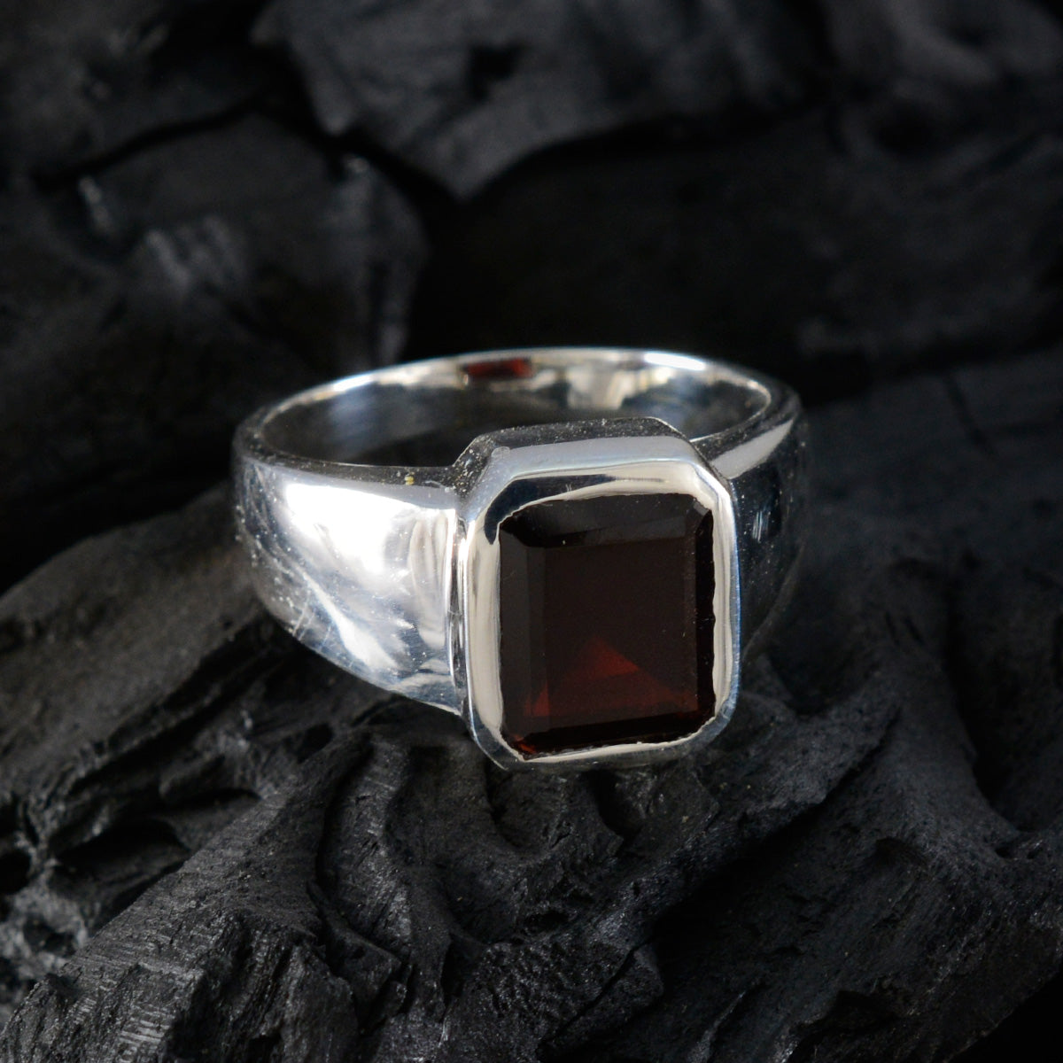 Garnet Solitaire German 92.5 Silver Red Gemstone Eye catching Abstract Ring Jewelry