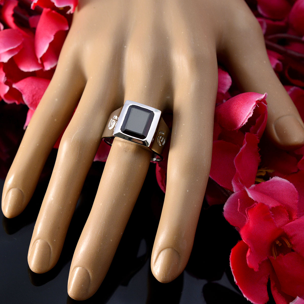 Garnet Solitaire Indian 92.5 Silver Red Gemstone Essential  Armor Ring Jewelry