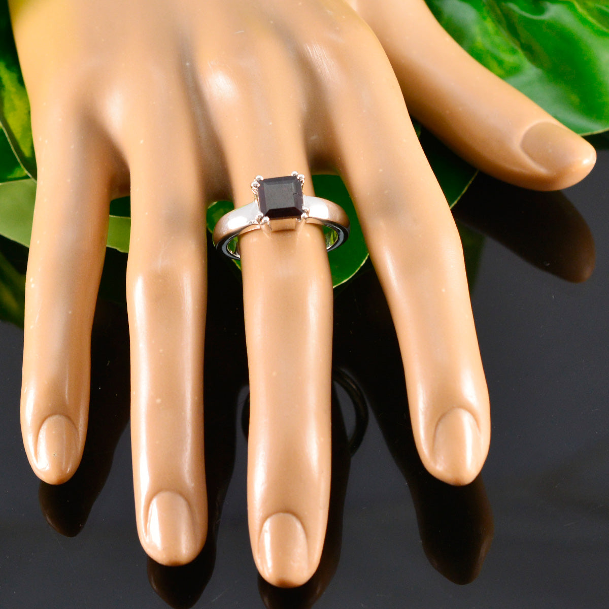 Garnet Solitaire Russian 92.5 Silver Red Gems Classic Glamorous Ring Jewelry