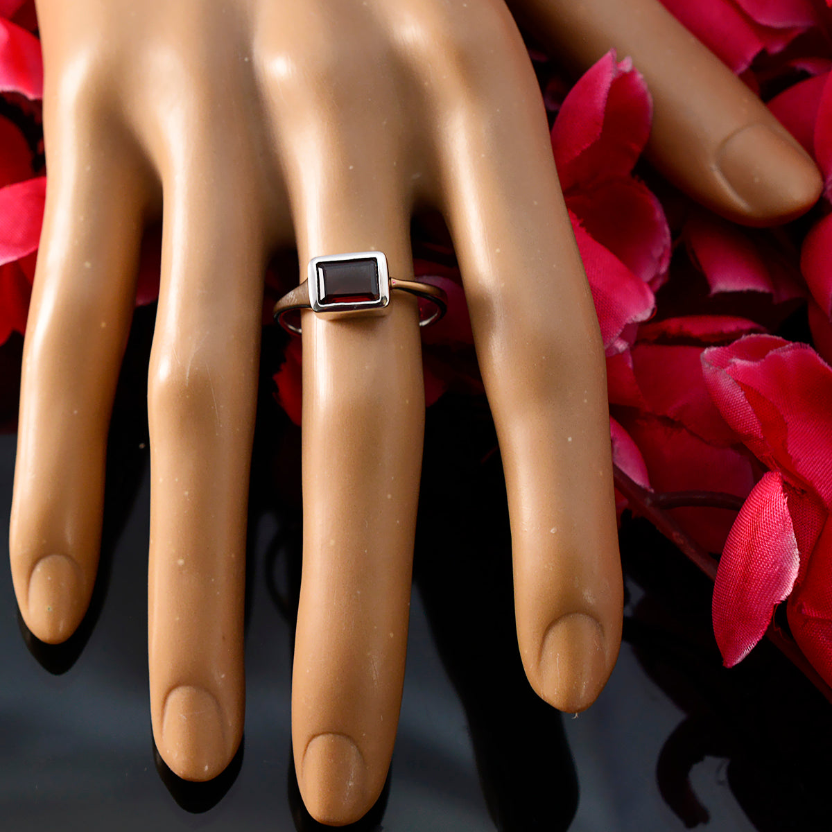 Garnet Solitaire Moroccan 92.5 Silver Red Gems Featherlight Romantic Ring Jewelry