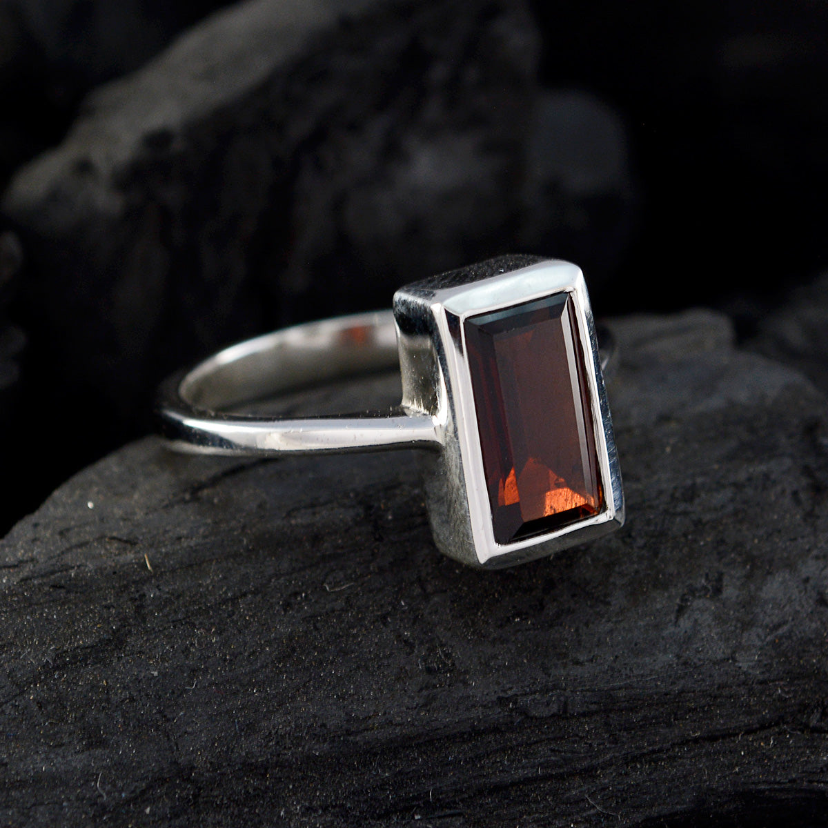 Garnet Solitaire Moroccan Sterling Silver Red Gemstones Featherlight Feminine Ring Jewellery