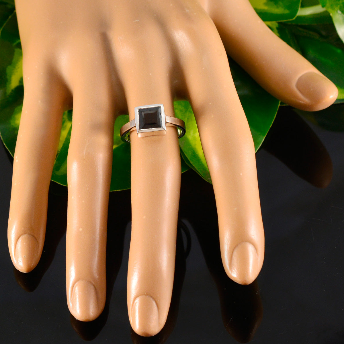 Garnet Solitaire Russian 92.5 Silver Red Gemstones Featherlight Romantic Ring Jewellery