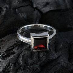 Garnet Solitaire Russian 92.5 Silver Red Gemstones Featherlight Romantic Ring Jewellery