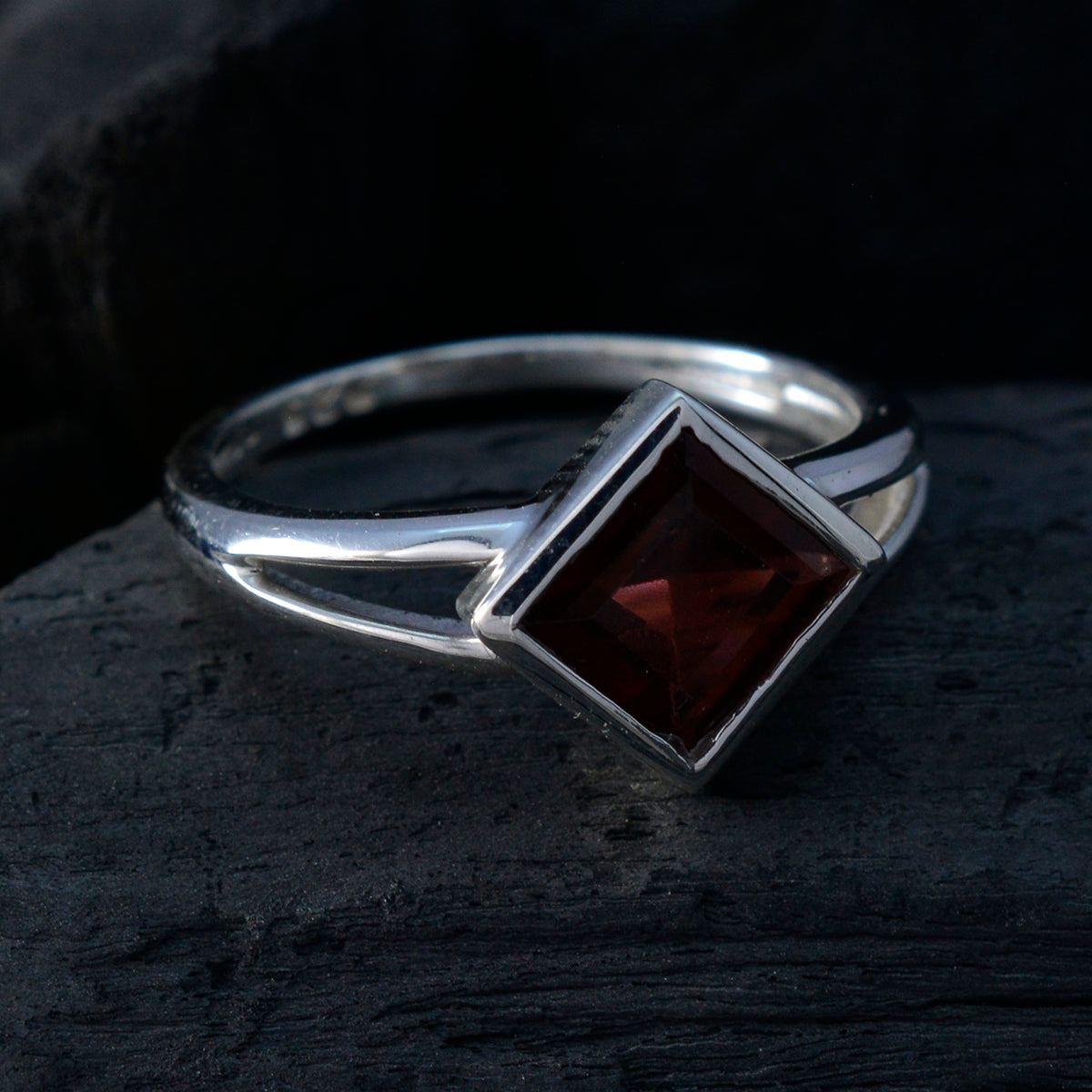 Garnet Solitaire American Sterling Silver Red Gemstone Dainty Fairytale Ring Jewellery