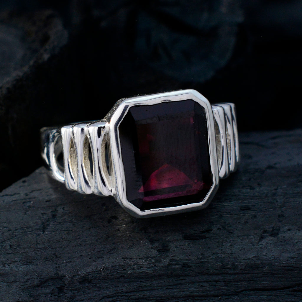 Garnet Solitaire Russian 92.5 Silver Red Gemstones Mid weight Signet Ring Jewelry