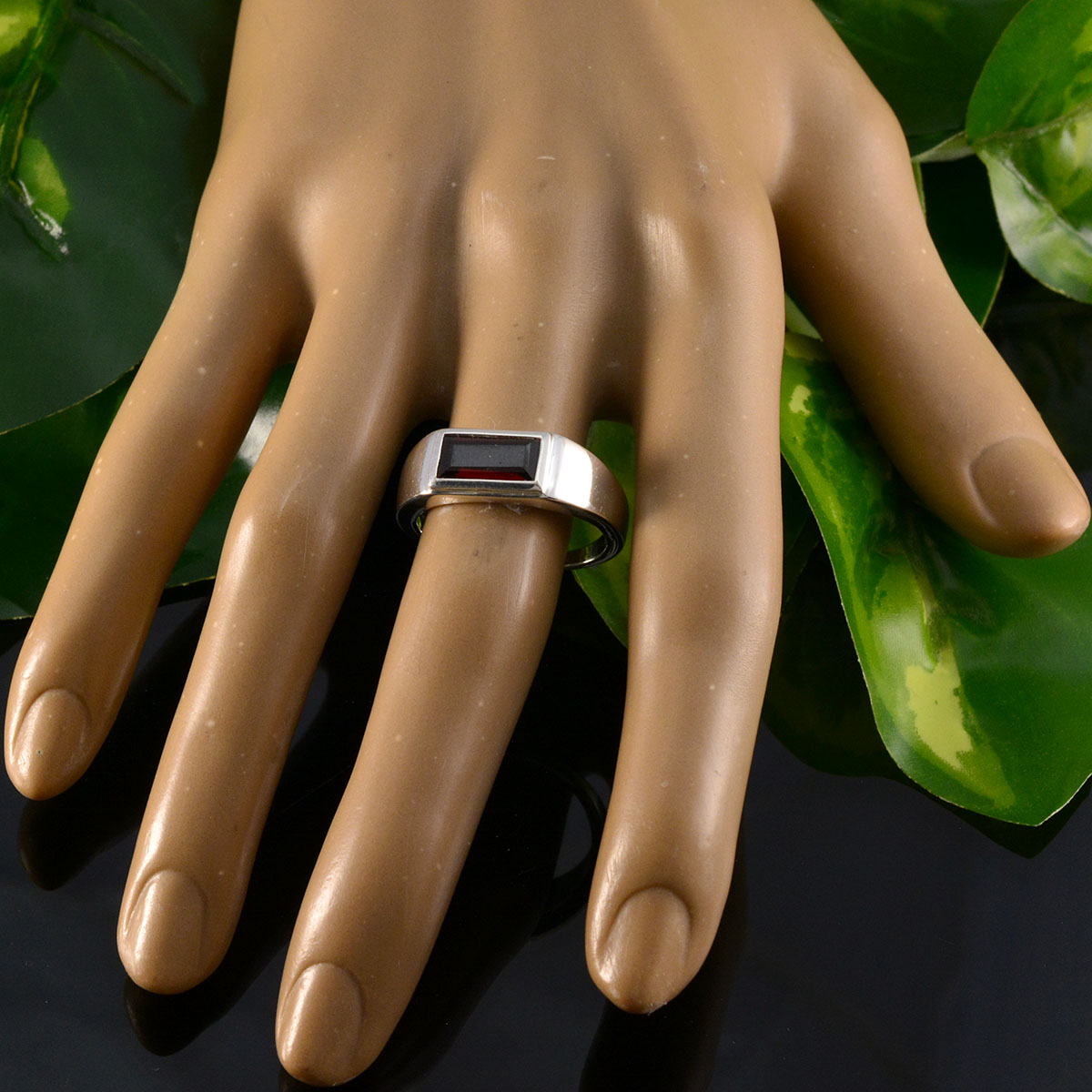 Garnet Solitaire German 925 Sterling Silver Red Gems Tiny Artisan Ring Jewellery