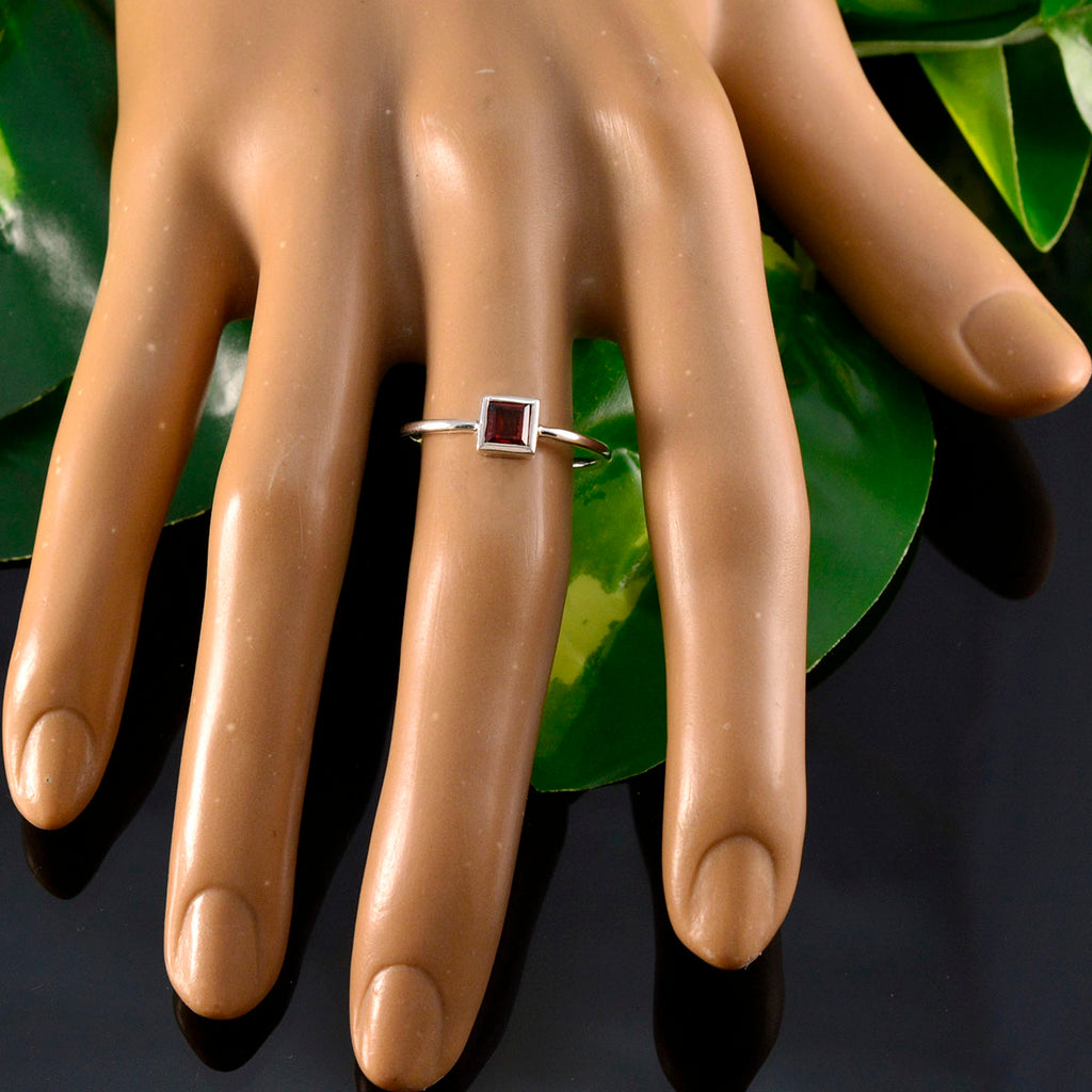 Garnet Solitaire American 92.5 Silver Red Gems Elegant  Modern Ring Jewelry