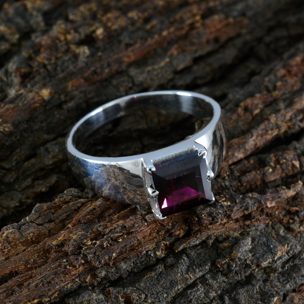 Garnet Solitaire French Silver Red Gemstones Minimal Glamorous Ring Jewellery