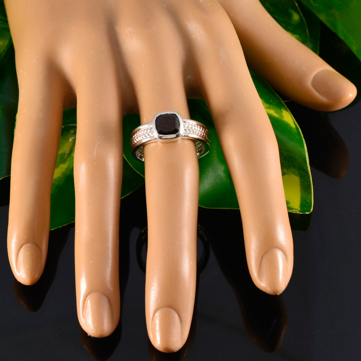 Garnet Solitaire Middle Eastern Silver Red Gems Mid weight Rope Wire Band Jewelry