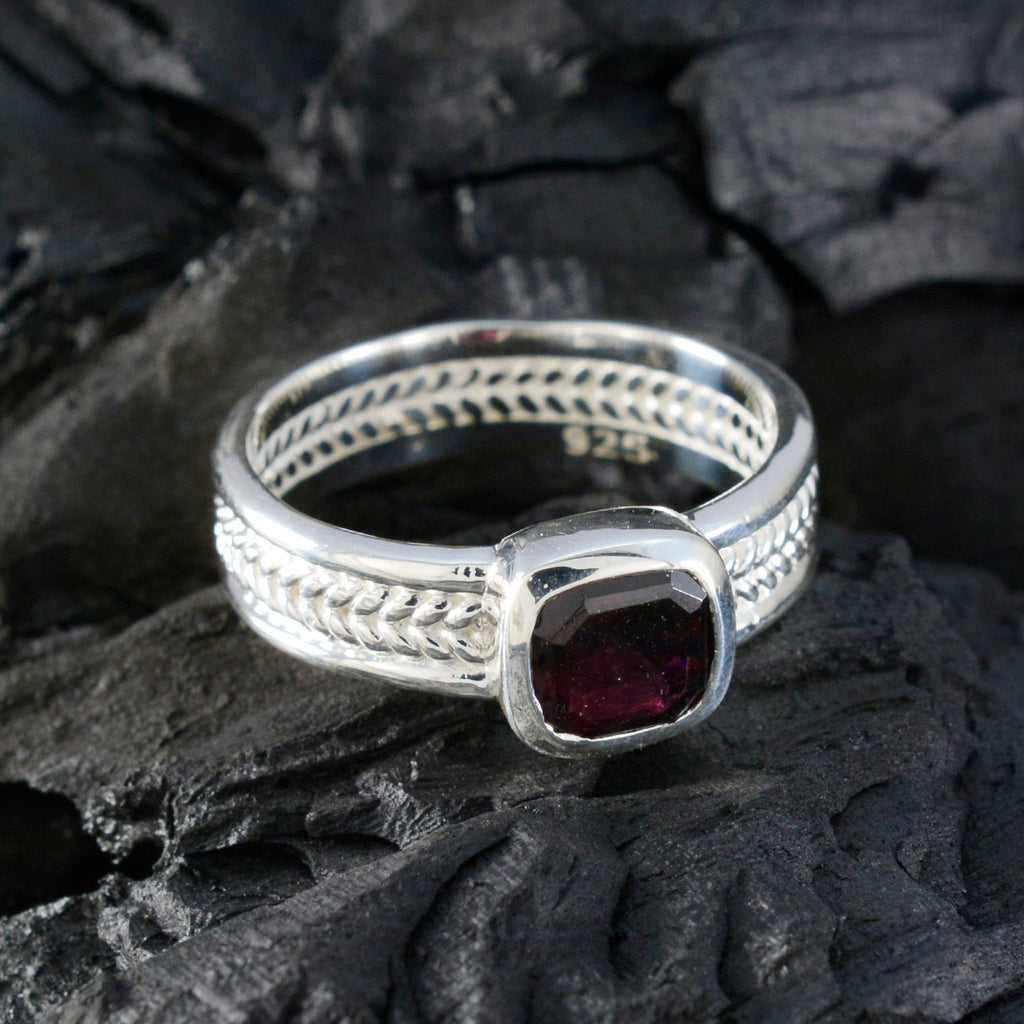 Garnet Solitaire Middle Eastern Silver Red Gems Mid weight Rope Wire Band Jewelry