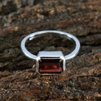 Garnet Solitaire American 925 Silver Red Gemstones Dainty Contemporary Ring Jewellery