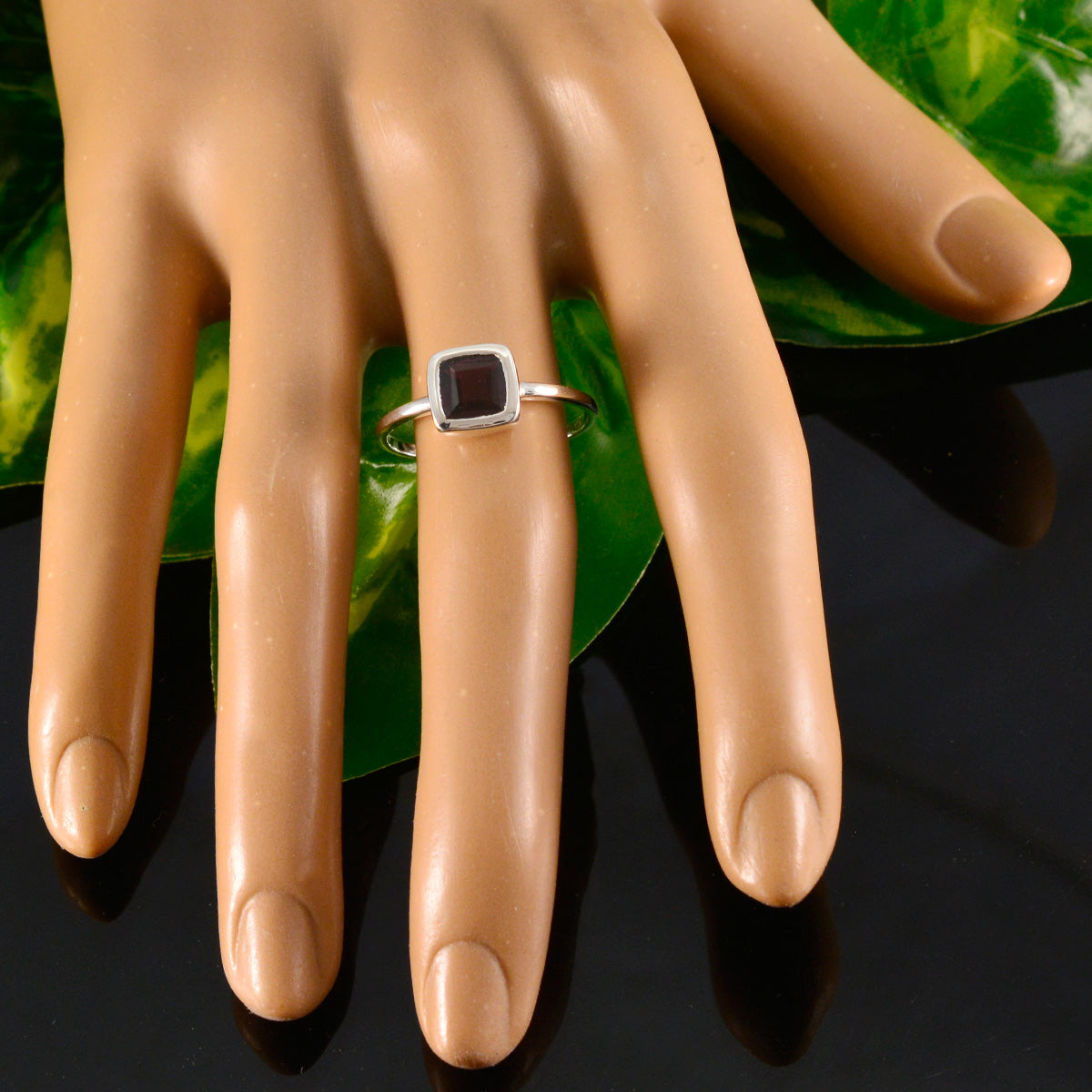 Garnet Solitaire Turkish 925 Silver Red Gemstones Dainty Glamorous Ring Jewelry