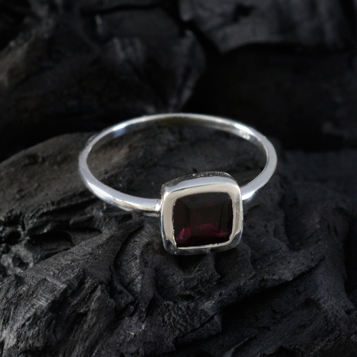 Garnet Solitaire Turkish 925 Silver Red Gemstones Dainty Glamorous Ring Jewelry