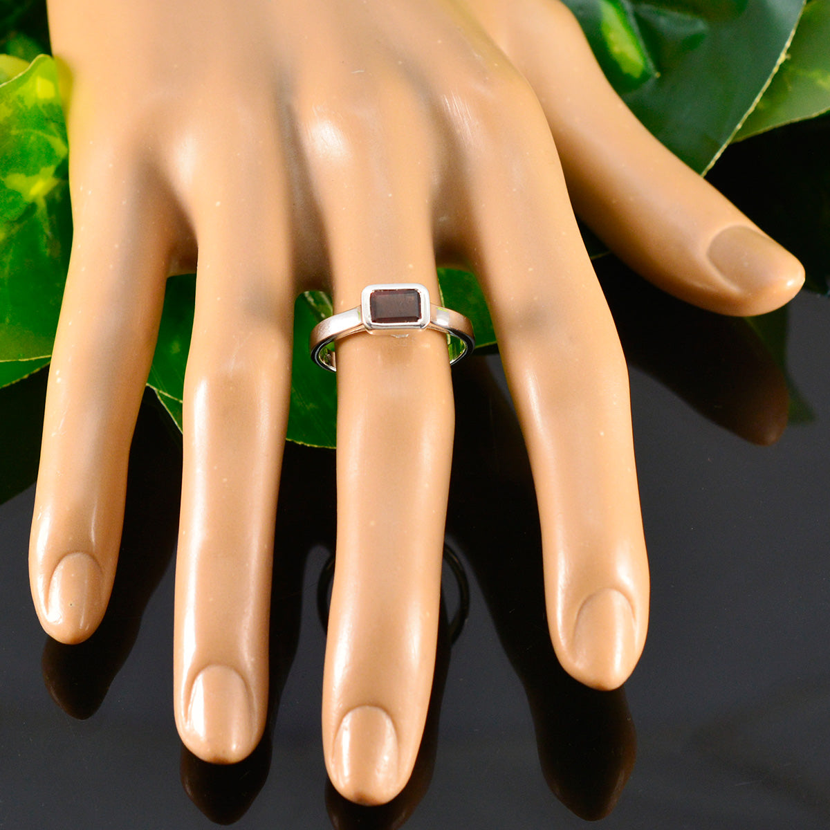 Garnet Solitaire French Sterling Silver Red Gems Featherlight Contemporary Ring Jewellery