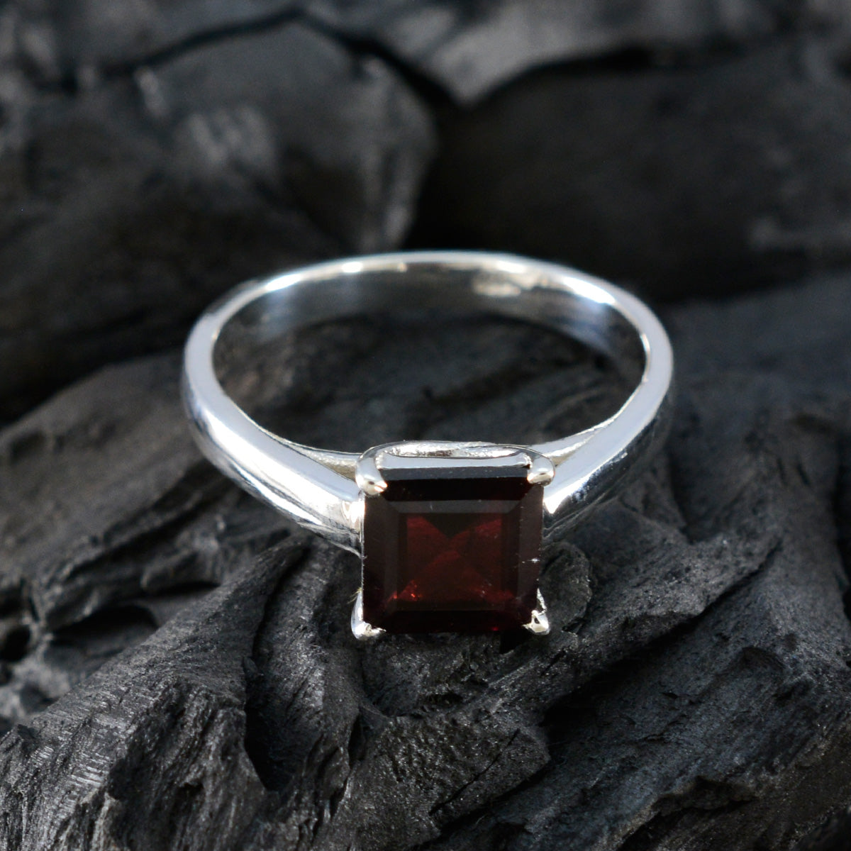 Garnet Solitaire Egyptian Silver Red Gems Featherlight Boho Ring Jewellery