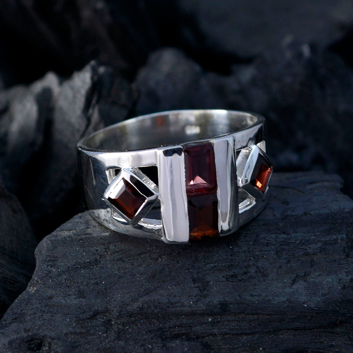 Garnet quarter French 925 Sterling Silver Red Gemstone Eye catching Abstract Ring Jewellery