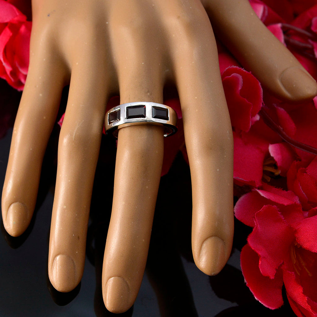 Garnet Trilogy African 925 Silver Red Gemstone Mid weight Modern Band Jewellery