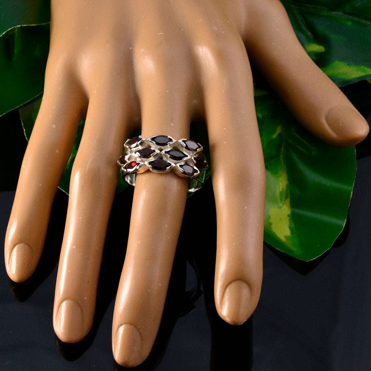 Garnet deka Russian Sterling Silver Red Gemstones Eye catching Abstract Ring Jewelry