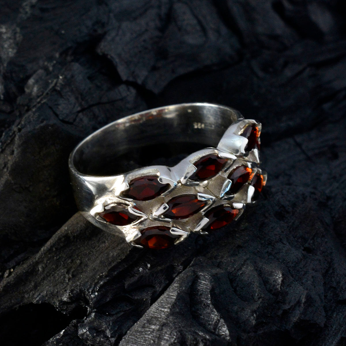 Garnet deka Russian Sterling Silver Red Gemstones Eye catching Abstract Ring Jewelry