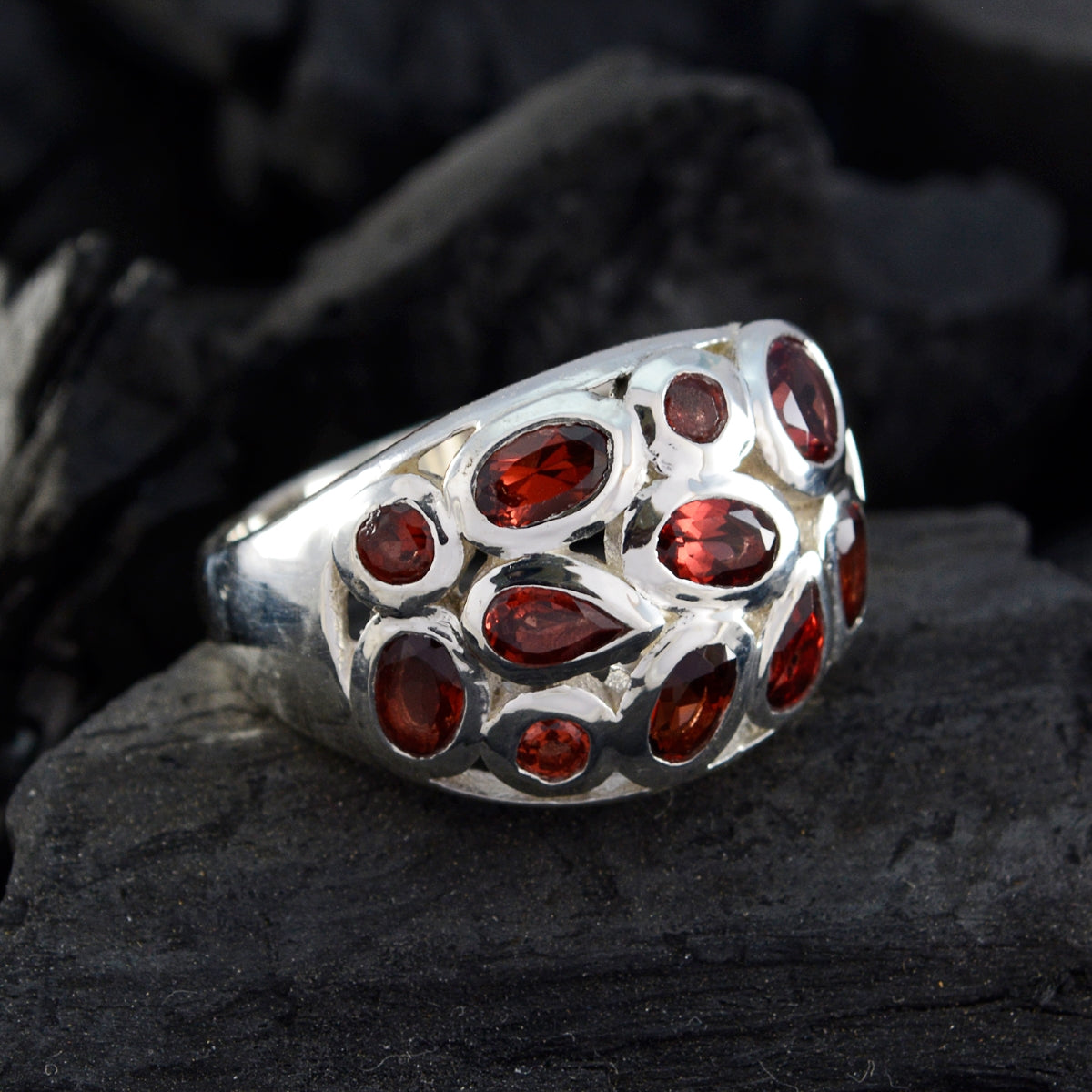 Garnet multiple African 925 Silver Red Gemstones Eye catching Contemporary Ring Jewelry