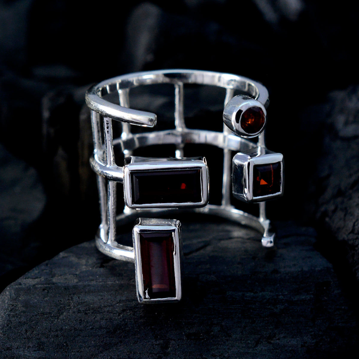 Garnet quarter African Silver Red Gemstone Mid weight Signet Ring Jewelry