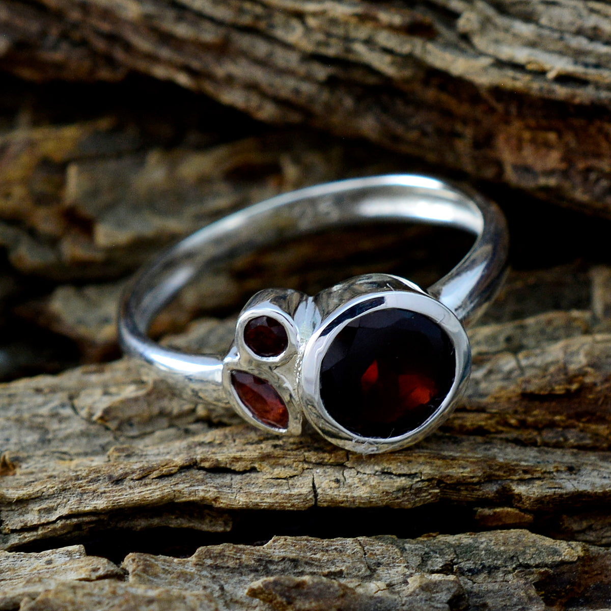 Garnet Trilogy Korean 925 Sterling Silver Red Gems Whisper thin Modern Ring Jewelry