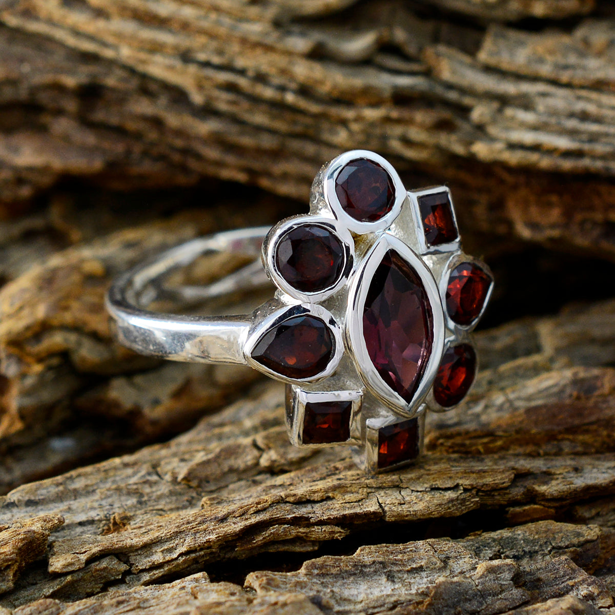Garnet navratna Indian Silver Red Gemstone Eye catching Modern Ring Jewelry