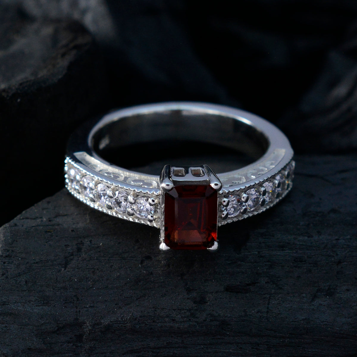 Garnet Halo French 925 Sterling Silver Red Gemstones Minimal Sophisticated Ring Jewellery