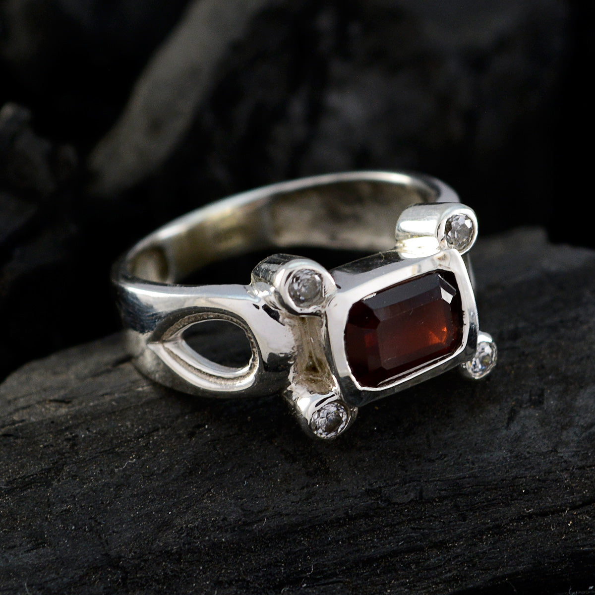 Garnet Halo Indian 925 Sterling Silver Red Gems Featherlight Artisan Ring Jewellery