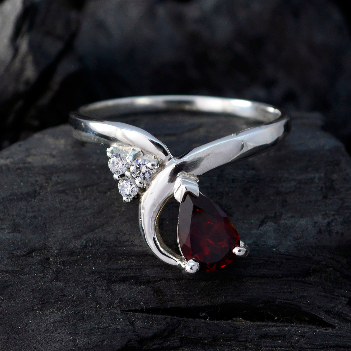 Garnet Halo Japanese 925 Sterling Silver Red Gemstone Whisper thin Graceful Ring Jewellery