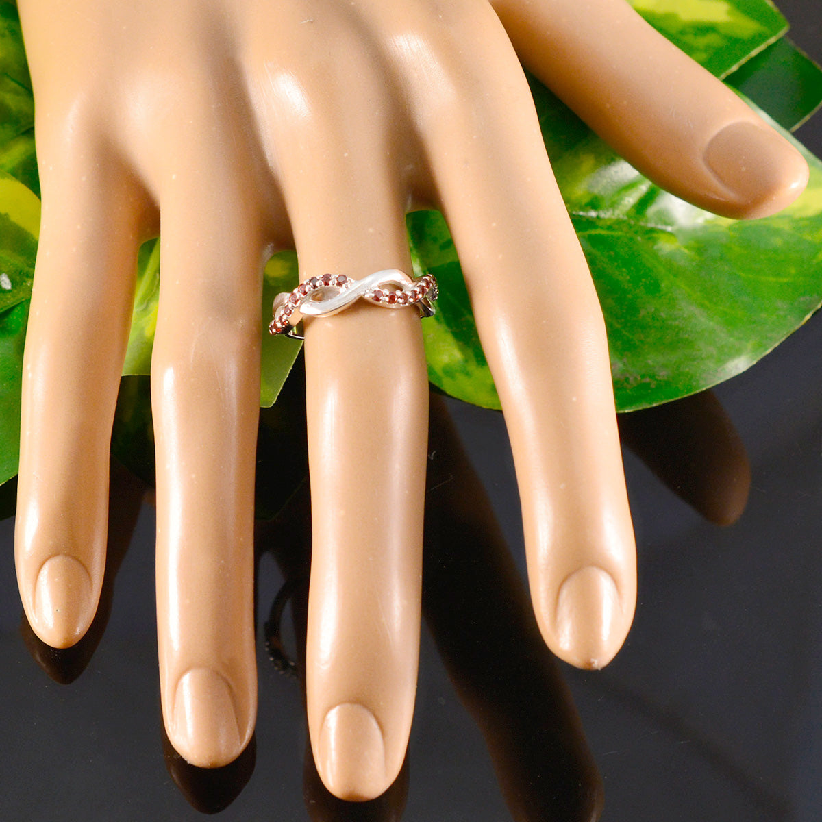 Garnet multiple American 92.5 Silver Red Gemstones Dainty Luxurious Ring Jewelry