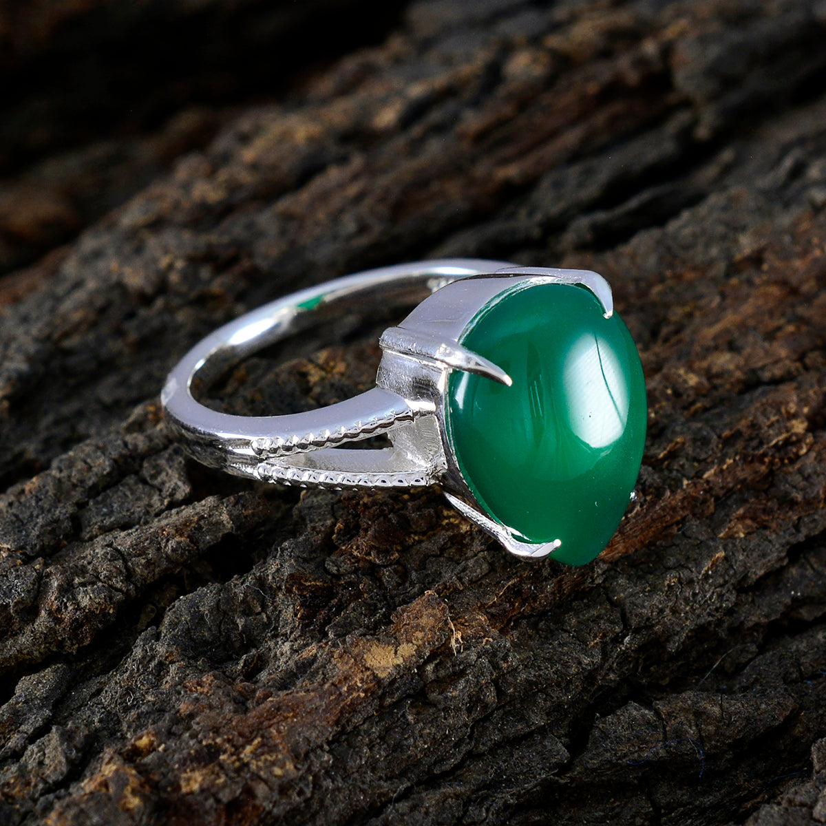 Green Onyx Solitaire African 92.5 Silver Green Gemstone Eye catching Graceful Ring Jewelry