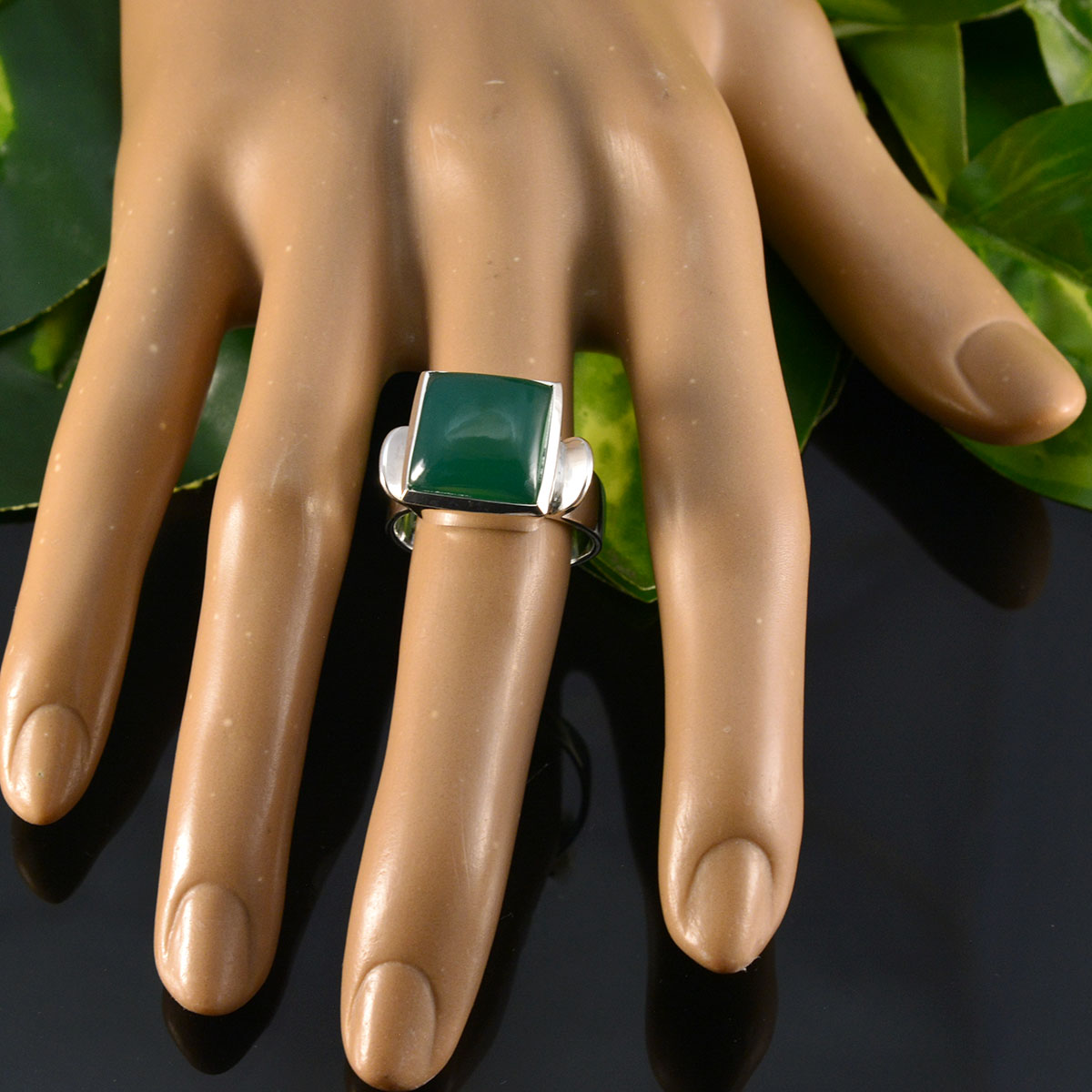 Grüner Onyx Solitär Französisches Sterlingsilber Grüne Edelsteine Essentieller moderner Ringschmuck