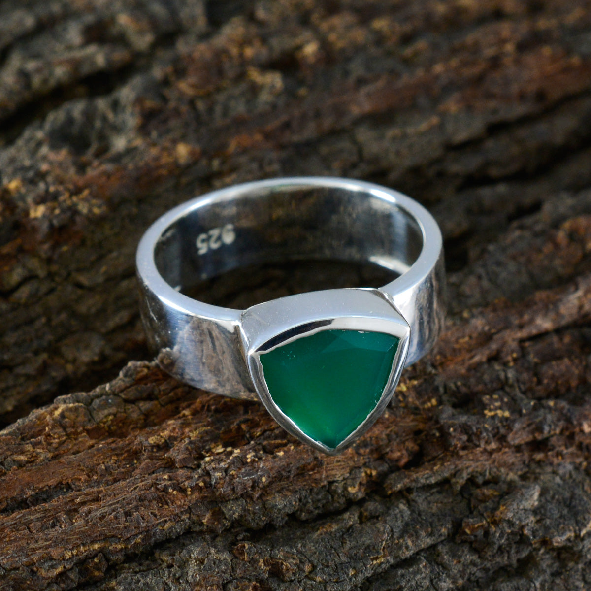 Green Onyx Solitaire Turkish 925 Silver Green Gemstones Eye catching Signet Band Jewellery