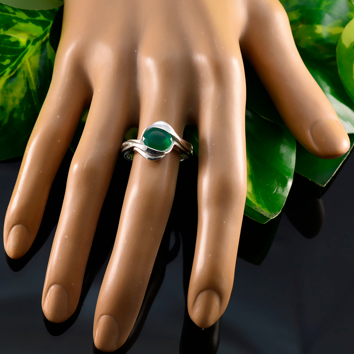 Green Onyx Solitaire Indian Silver Green Gemstone Tiny Modern Ring Jewellery