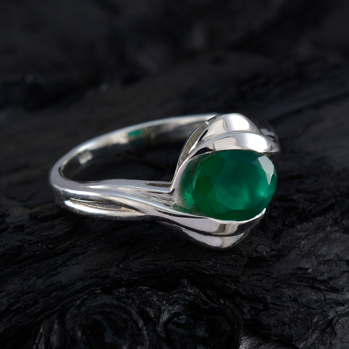 Green Onyx Solitaire Indian Silver Green Gemstone Tiny Modern Ring Jewellery