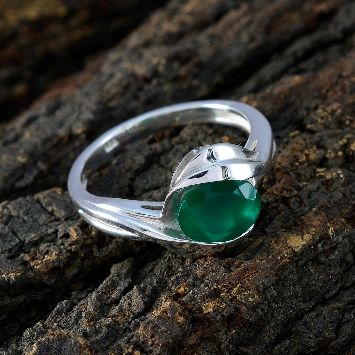 Green Onyx Solitaire Indian Silver Green Gemstone Tiny Modern Ring Jewellery